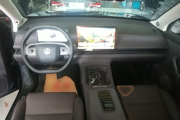 Used Leapmotor C16 2024 Range-Extended 200 Luxury Edition Center Console