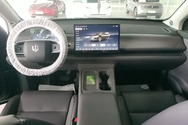 Used Leapmotor C16 2024 Pure Electric 520 Smart Edition Center Console
