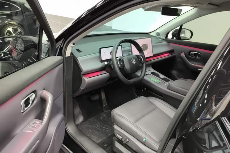 Used Leapmotor C16 2024 Range-Extended 200 LiDAR Edition Driver Seat