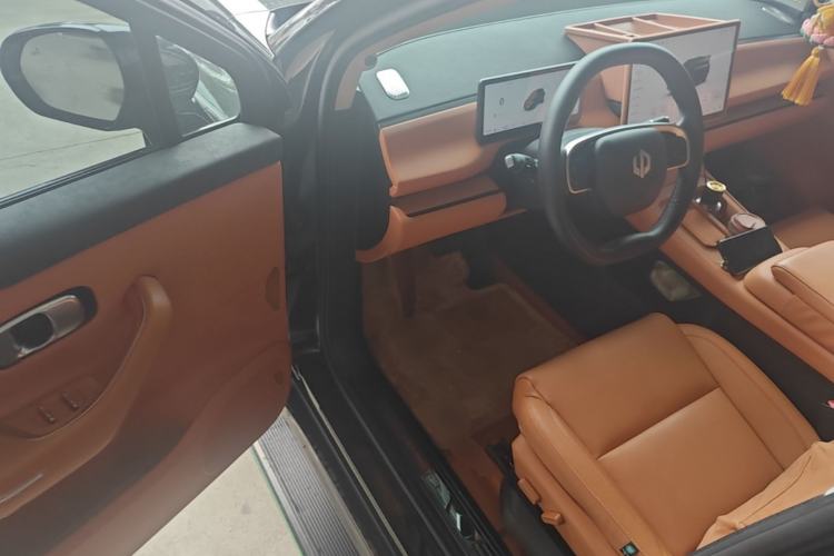 Used Leapmotor C16 2024 Range-Extended 200 Luxury Edition Driver Seat