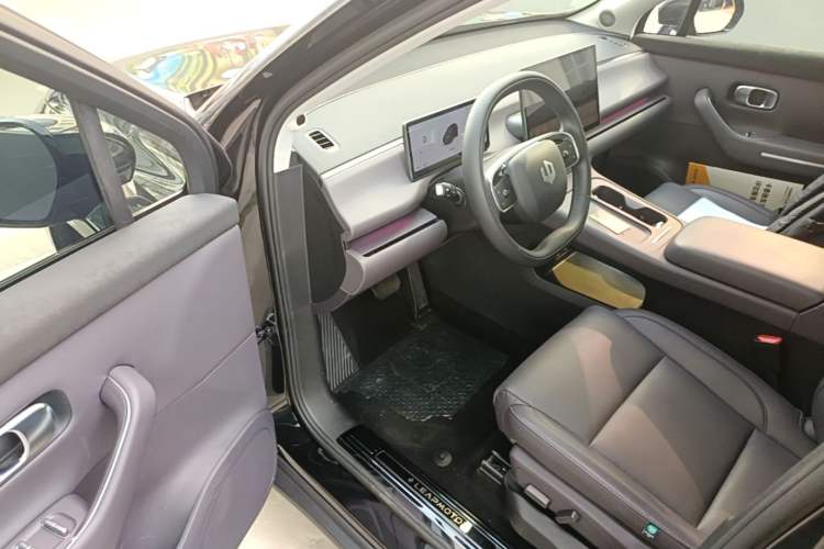 Used Leapmotor C16 2024 All-Electric 580 Luxury Edition Driver Seat
