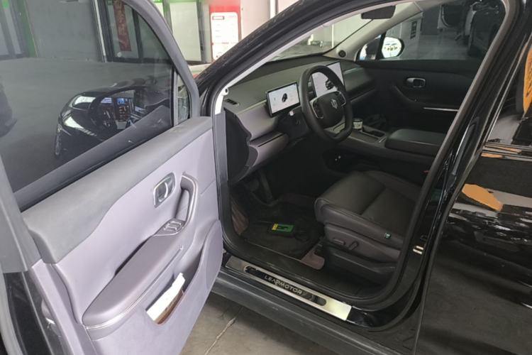 Used Leapmotor C16 2024 All-Electric 580 Luxury Edition Driver Seat