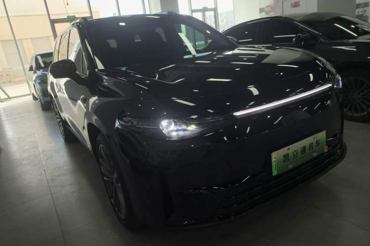 Used Leapmotor C16 2024 Range-Extended 200 Luxury Edition Front Right 45 Deg
