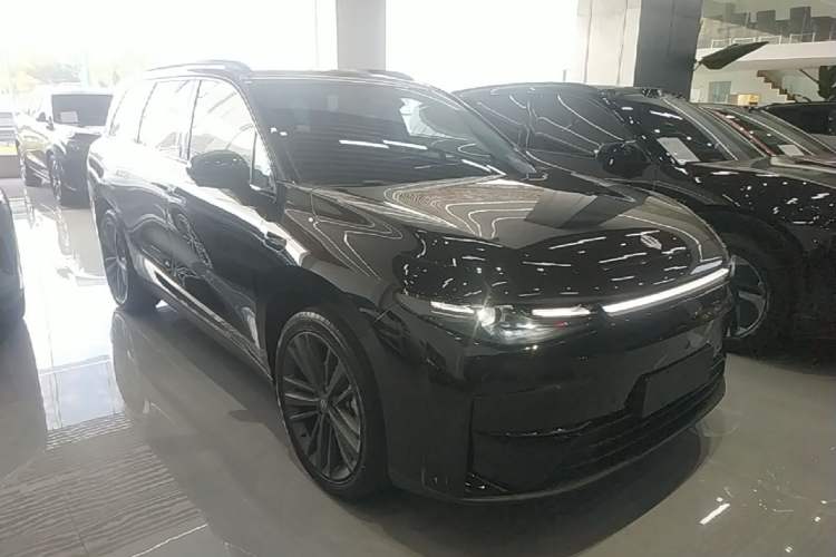 Used Leapmotor C16 2024 Range-Extended 200 Luxury Edition Front Right 45 Deg