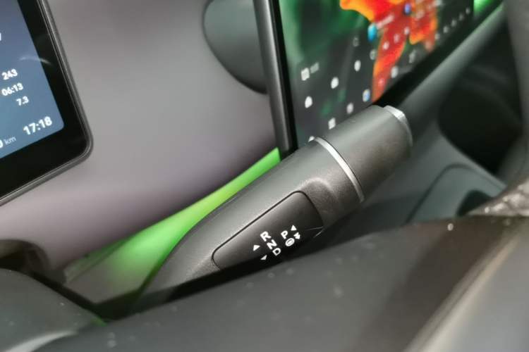 Used Leapmotor C16 2024 Range-Extended 200 Luxury Edition Gear Lever