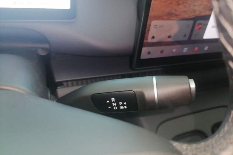 Used Leapmotor C16 2024 Range-Extended 200 Luxury Edition Gear Lever