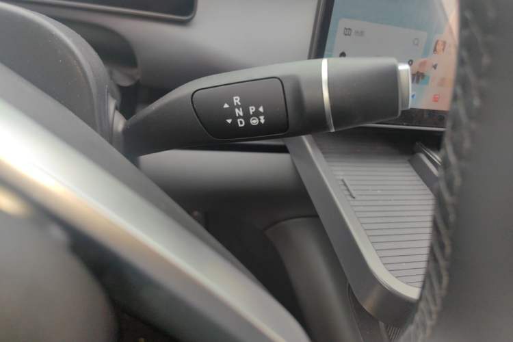 Used Leapmotor C16 2024 Range-Extended 200 Luxury Edition Gear Lever