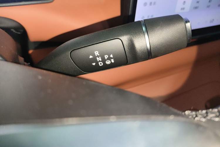 Used Leapmotor C16 2024 All-Electric 520 LiDAR Edition Gear Lever