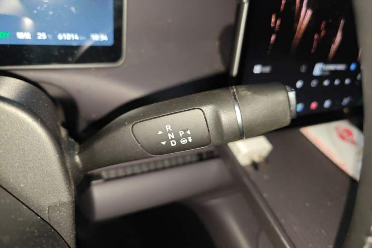 Used Leapmotor C16 2024 Range-Extended 200 Luxury Edition Gear Lever