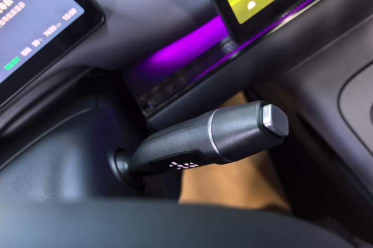 Used Leapmotor C16 2024 Range-Extended 200 Luxury Edition Gear Lever