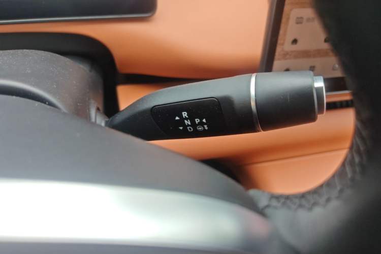 Used Leapmotor C16 2024 All-Electric 580 Luxury Edition Gear Lever