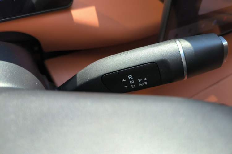 Used Leapmotor C16 2024 Range-Extended 200 Luxury Edition Gear Lever
