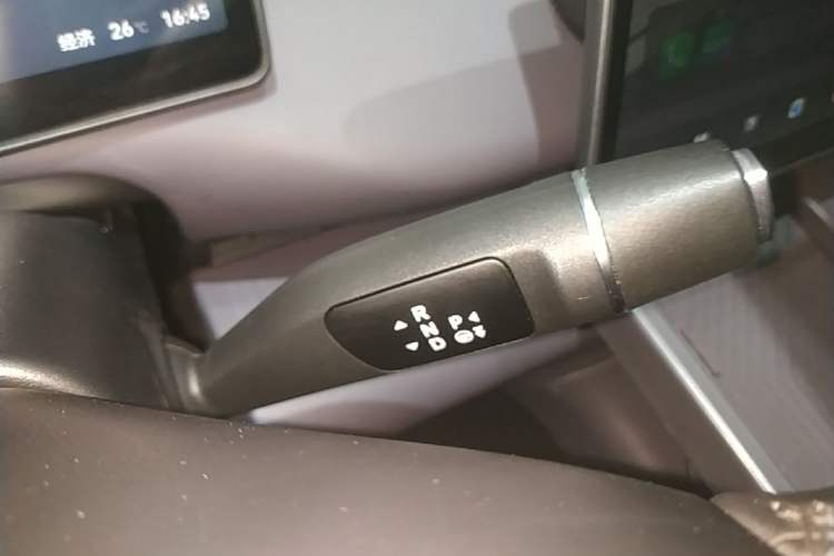 Used Leapmotor C16 2024 All-Electric 580 Luxury Edition Gear Lever