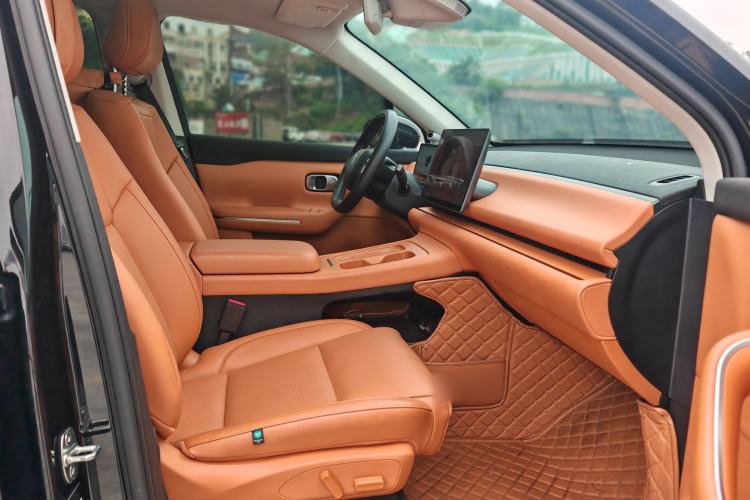 Used Leapmotor C16 2024 Range-Extended 200 Luxury Edition Interior 7