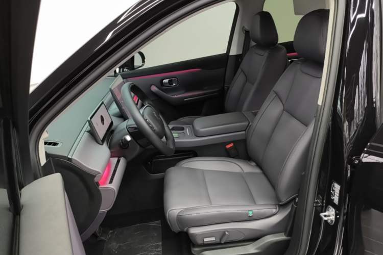 Used Leapmotor C16 2024 Range-Extended 200 LiDAR Edition Left Front Seat