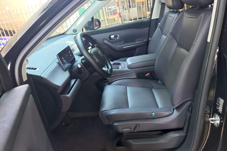 Used Leapmotor C16 2024 Range-Extended 200 Luxury Edition Left Front Seat