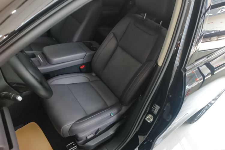 Used Leapmotor C16 2024 Range-Extended 200 LiDAR Edition Left Front Seat