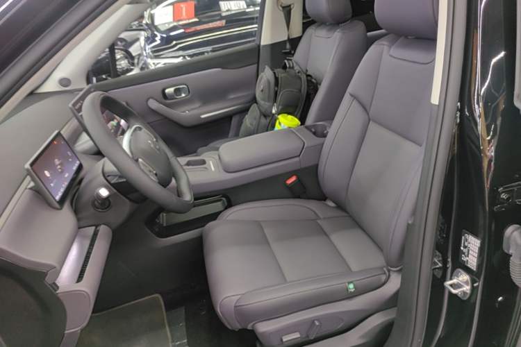 Used Leapmotor C16 2024 Range-Extended 200 Luxury Edition Left Front Seat