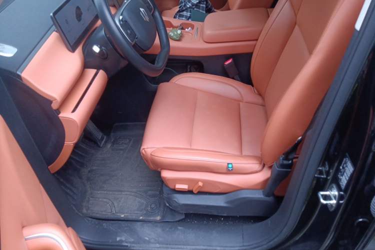 Used Leapmotor C16 2024 Pure Electric 520 Deluxe Edition Left Front Seat