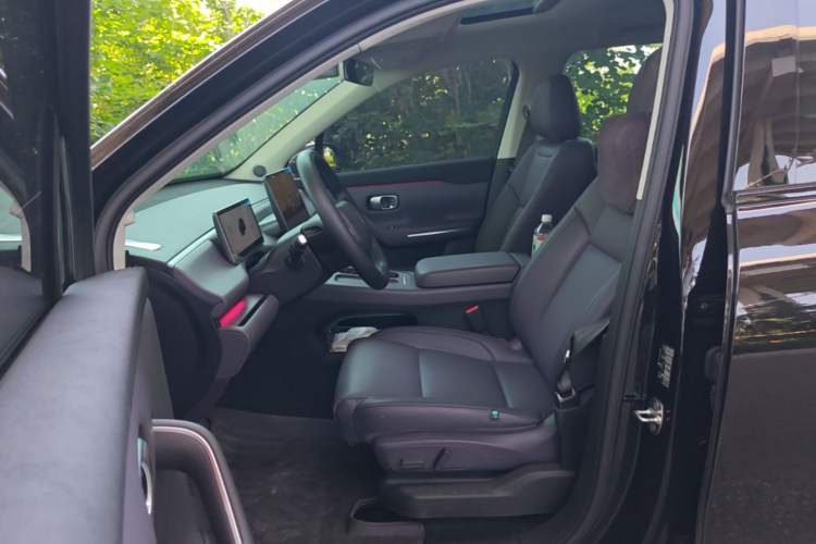 Used Leapmotor C16 2024 All-Electric 580 Luxury Edition Left Front Seat
