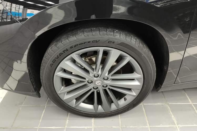 Used Leapmotor C16 2024 Range-Extended 200 LiDAR Edition Left Front Wheel Hub
