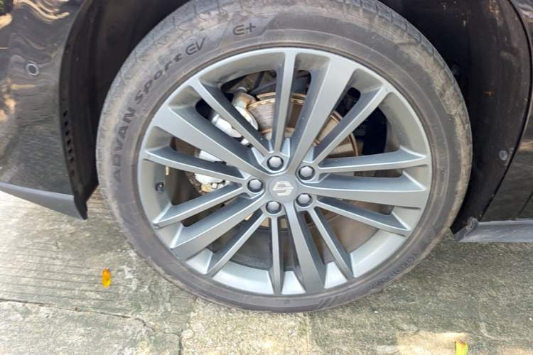 Used Leapmotor C16 2024 Range-Extended 200 Luxury Edition Left Front Wheel Hub