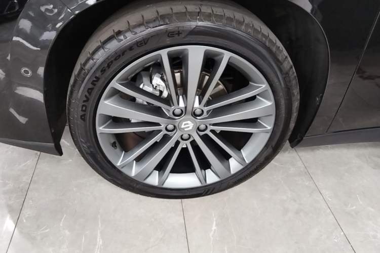 Used Leapmotor C16 2024 Pure Electric 520 Deluxe Edition Left Front Wheel Hub
