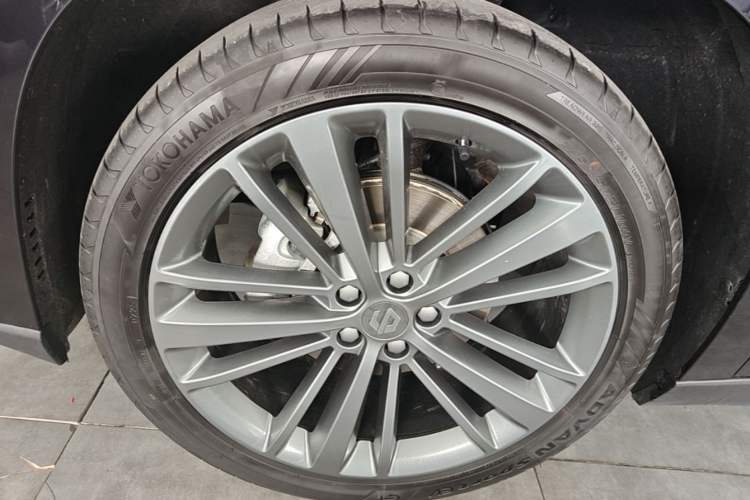 Used Leapmotor C16 2024 All-Electric 580 Luxury Edition Left Front Wheel Hub