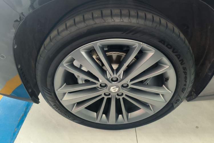 Used Leapmotor C16 2024 Range-Extended 200 Luxury Edition Left Front Wheel Hub