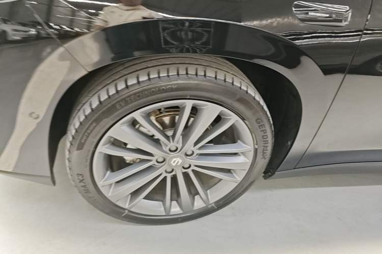 Used Leapmotor C16 2024 All-Electric 580 Luxury Edition Left Front Wheel Hub