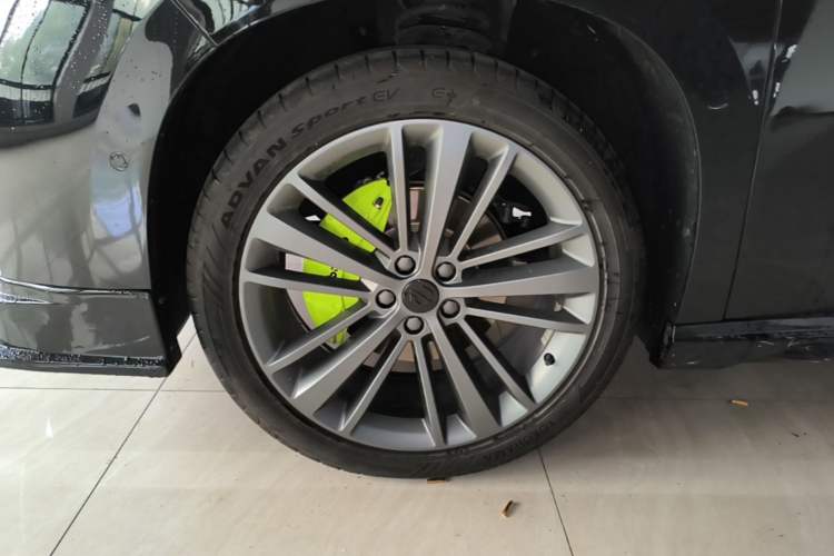 Used Leapmotor C16 2024 Range-Extended 200 Luxury Edition Left Front Wheel Hub