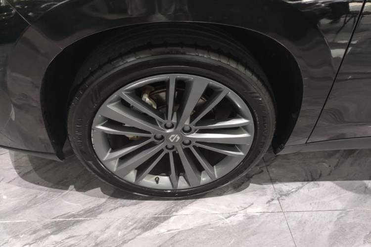 Used Leapmotor C16 2024 Pure Electric 520 Deluxe Edition Left Front Wheel Hub