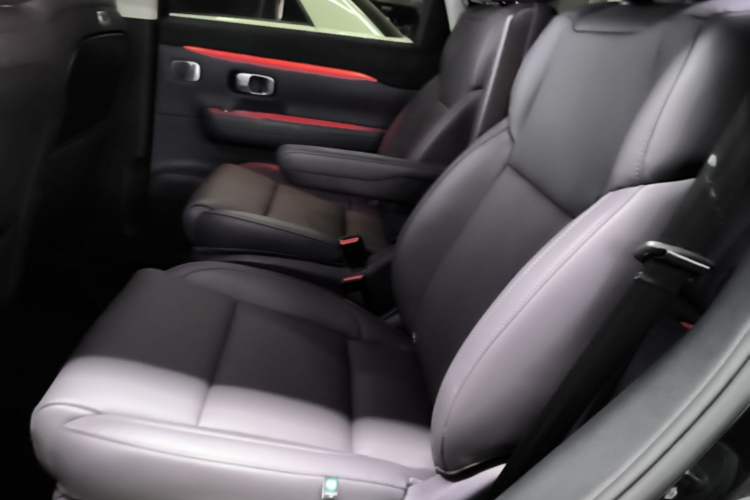 Used Leapmotor C16 2024 Range-Extended 200 Luxury Edition Left Rear Seat