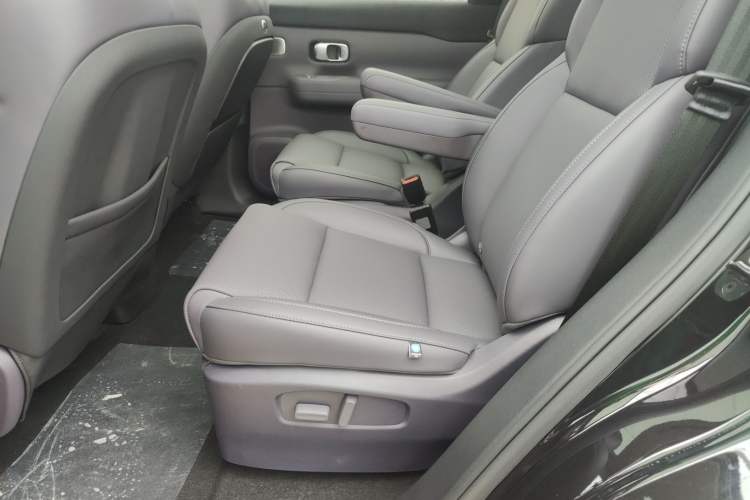 Used Leapmotor C16 2024 All-Electric 520 LiDAR Edition Left Rear Seat