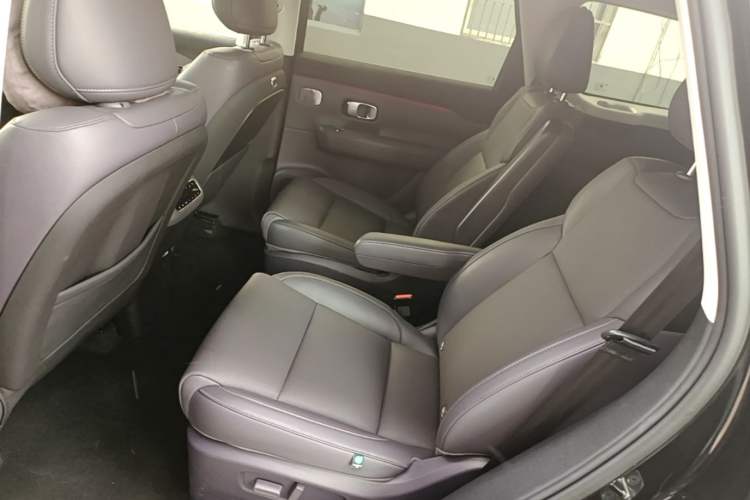Used Leapmotor C16 2024 All-Electric 580 Luxury Edition Left Rear Seat