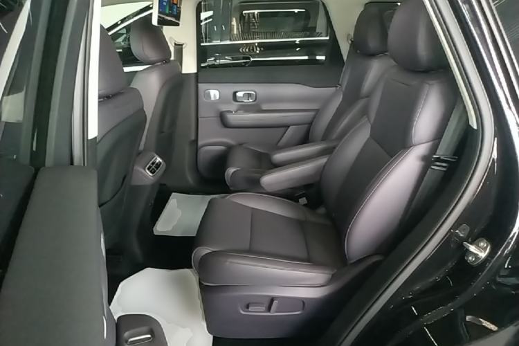 Used Leapmotor C16 2024 Pure Electric 520 Smart Edition Left Rear Seat