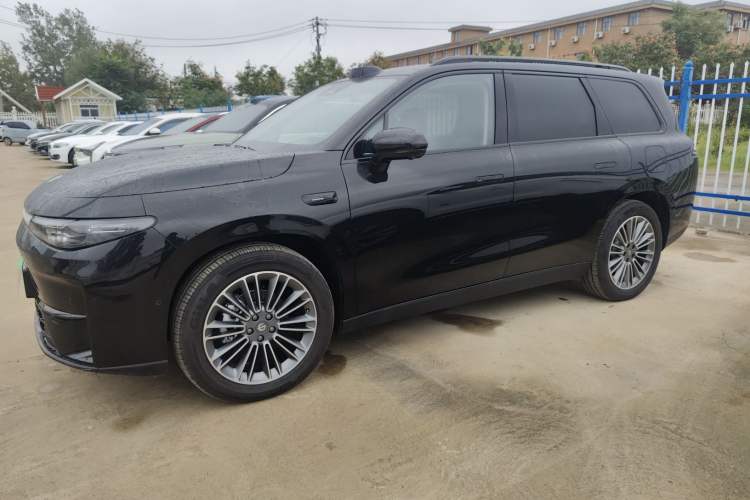 Used Leapmotor C16 2024 All-Electric 520 LiDAR Edition Left Side