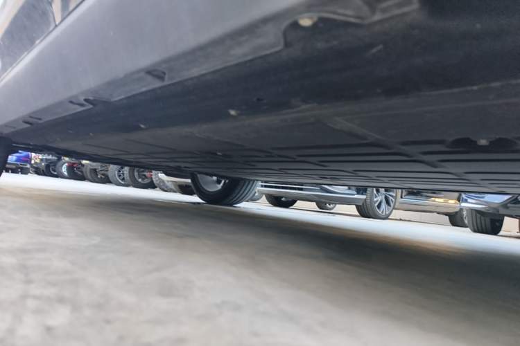 Used Leapmotor C16 2024 All-Electric 580 Luxury Edition Left Side Sill