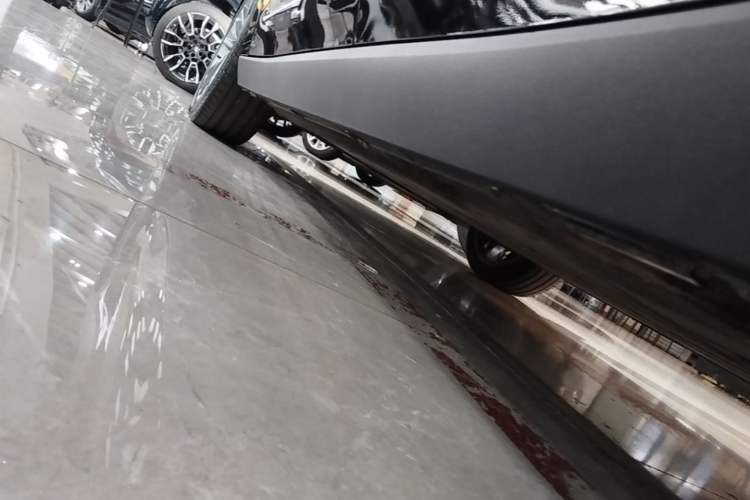 Used Leapmotor C16 2024 Pure Electric 520 Deluxe Edition Left Side Sill