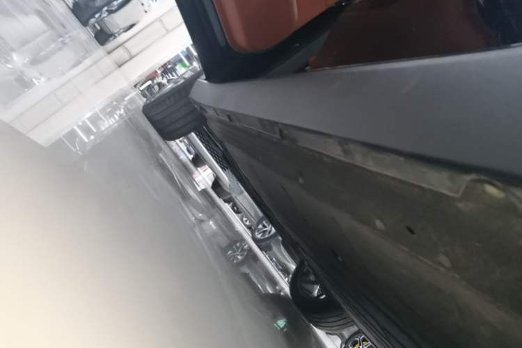 Used Leapmotor C16 2024 Pure Electric 520 Deluxe Edition Left Side Sill