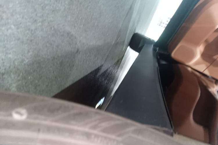 Used Leapmotor C16 2024 All-Electric 580 Luxury Edition Left Side Sill