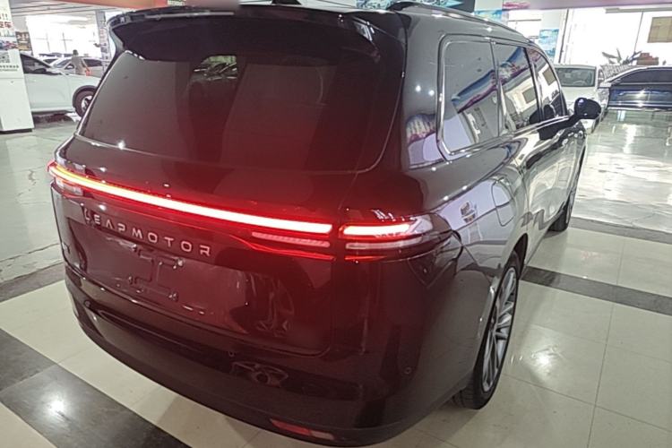 Used Leapmotor C16 2024 Range-Extended 200 Luxury Edition Rear Right 45 Deg