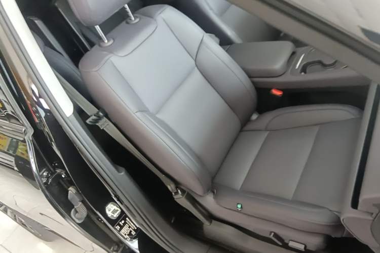 Used Leapmotor C16 2024 Range-Extended 200 Luxury Edition Right Front Seat