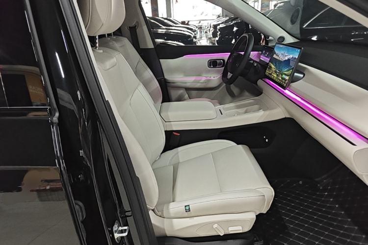 Used Leapmotor C16 2024 Range-Extended 200 Luxury Edition Right Front Seat
