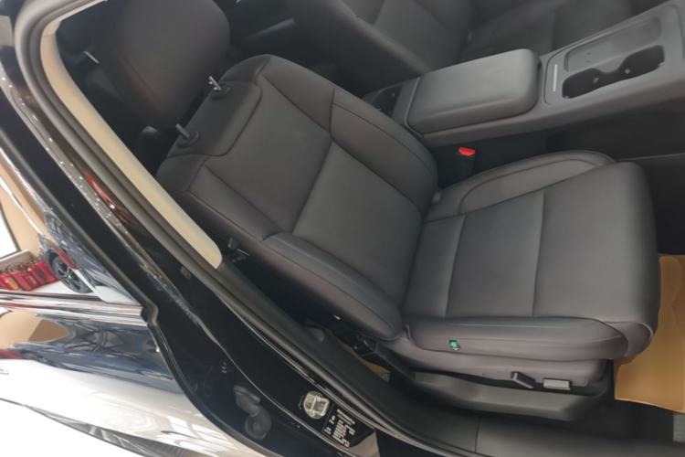 Used Leapmotor C16 2024 Range-Extended 200 LiDAR Edition Right Front Seat