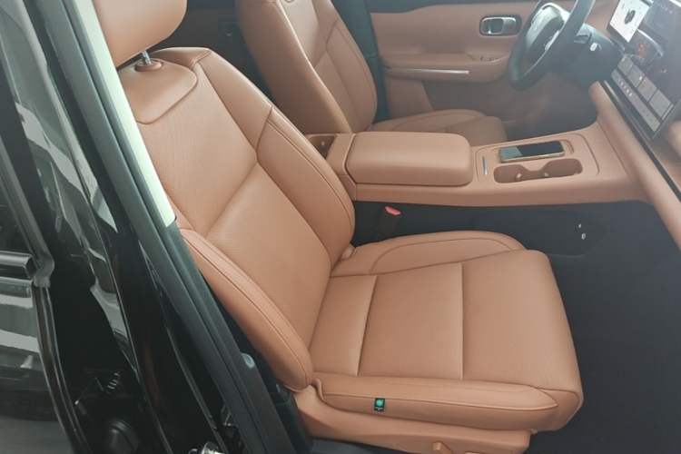 Used Leapmotor C16 2024 All-Electric 580 Luxury Edition Right Front Seat