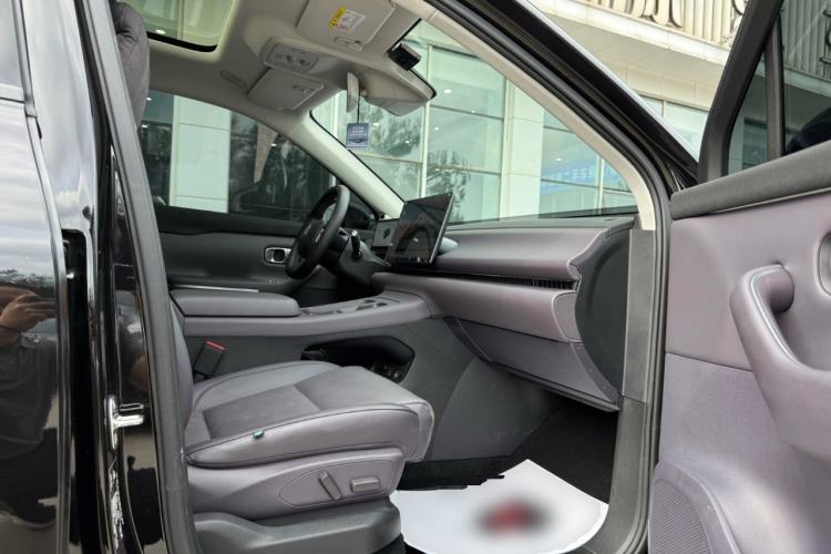 Used Leapmotor C16 2024 Range-Extended 200 Luxury Edition Right Front Seat