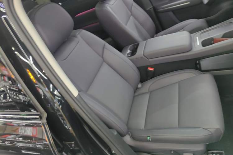 Used Leapmotor C16 2024 Range-Extended 200 Luxury Edition Right Front Seat