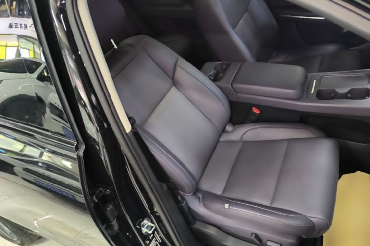Used Leapmotor C16 2024 Range-Extended 200 Luxury Edition Right Front Seat