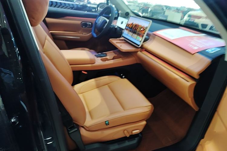 Used Leapmotor C16 2024 Range-Extended 200 Luxury Edition Right Front Seat